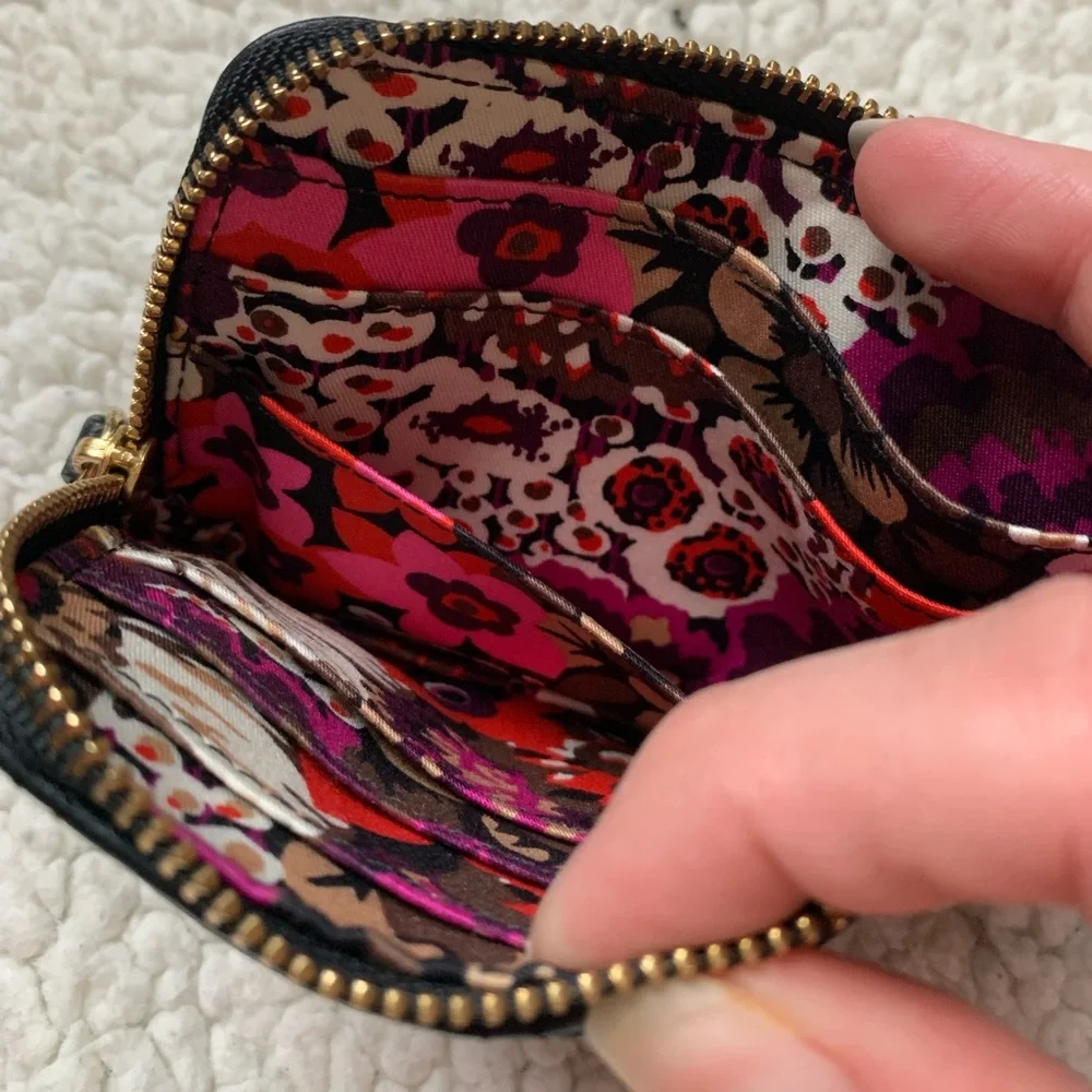 ✨VERA BRADLEY LEATHER COIN PURSE✨ - Picture 9 of 9